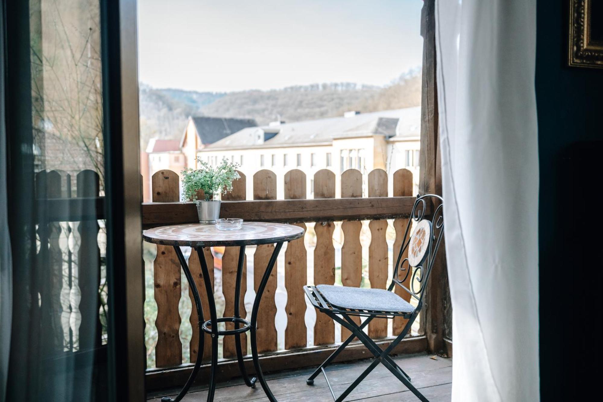 Bismarck Apt Mit Schoenem Balkon Bad Ems Exteriér fotografie